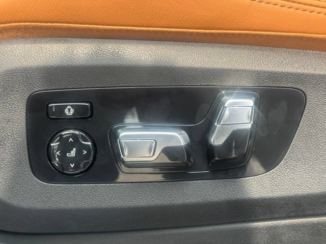 New 2026 BMW X5 xDrive50e w/ Climate Comfort Package AWD/4WD image 13