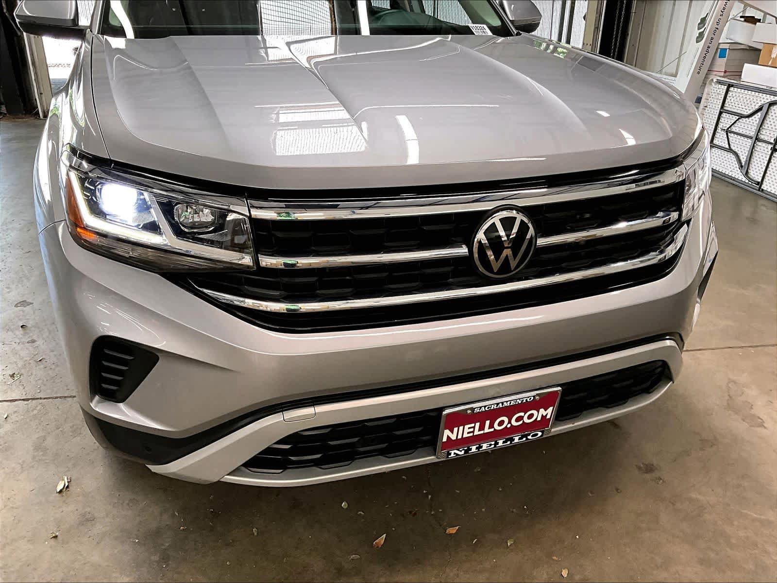 Used 2023 Volkswagen Atlas SE w/ Black Wheel Package FWD image 32