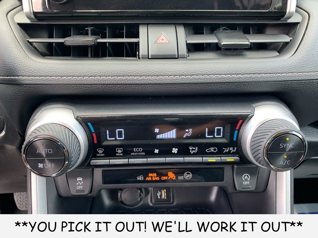 Used 2025 Toyota RAV4 XLE AWD/4WD image 20