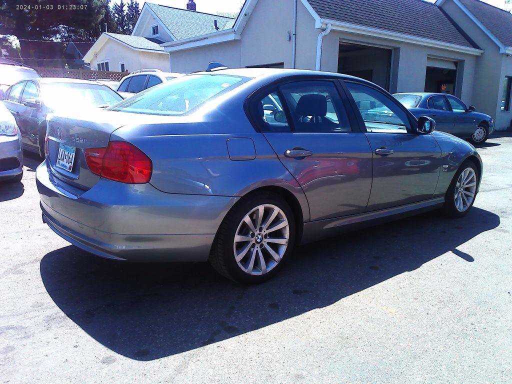 Used 2009 BMW 328i xDrive Sedan AWD/4WD image 6