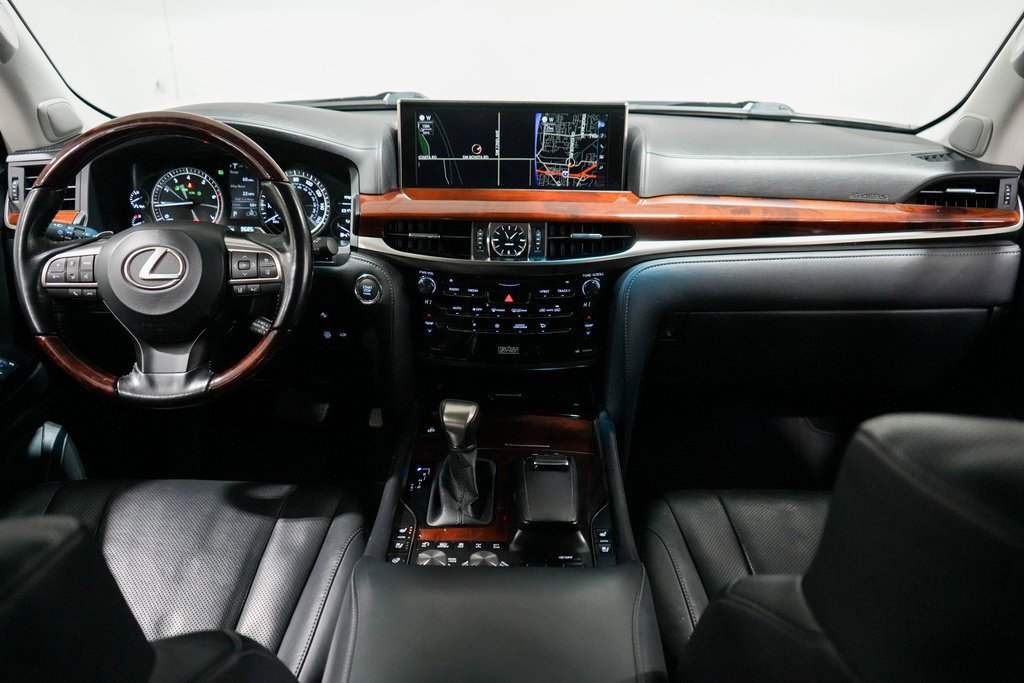 Used 2017 Lexus LX 570 4WD image 18