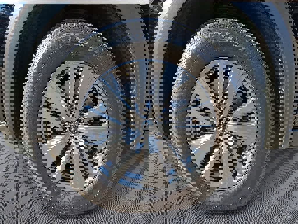 Used 2024 Nissan Pathfinder SV image 8