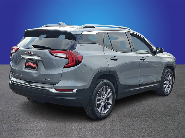 Used 2024 GMC Terrain SLT image 4