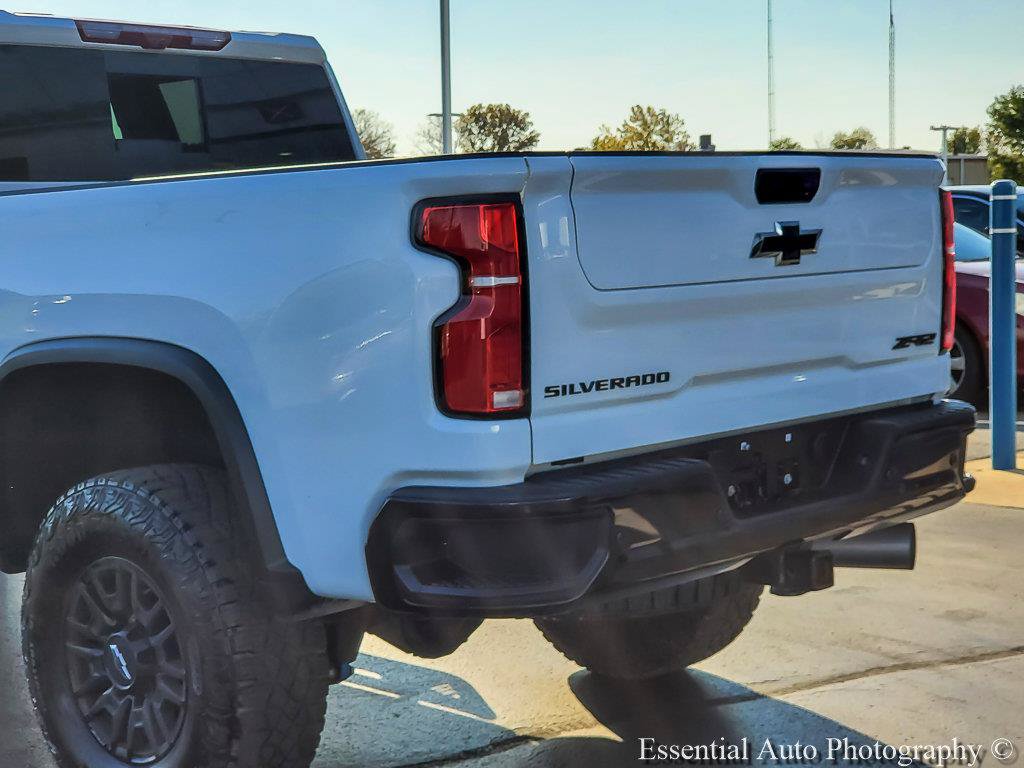Certified 2026 Chevrolet Silverado 2500 ZR2 w/ LPO, Dark Essentials Package AWD/4WD image 8