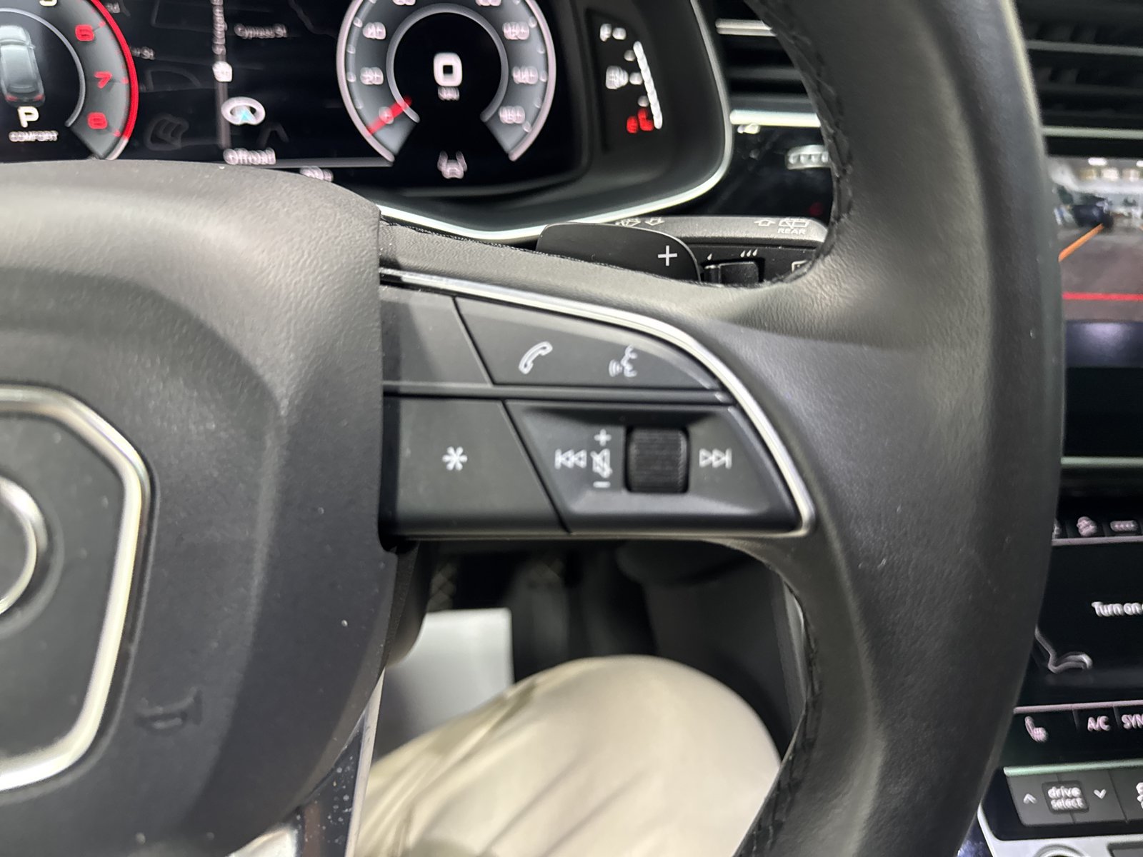 Used 2023 Audi Q7 3.0T Premium Plus AWD/4WD image 19