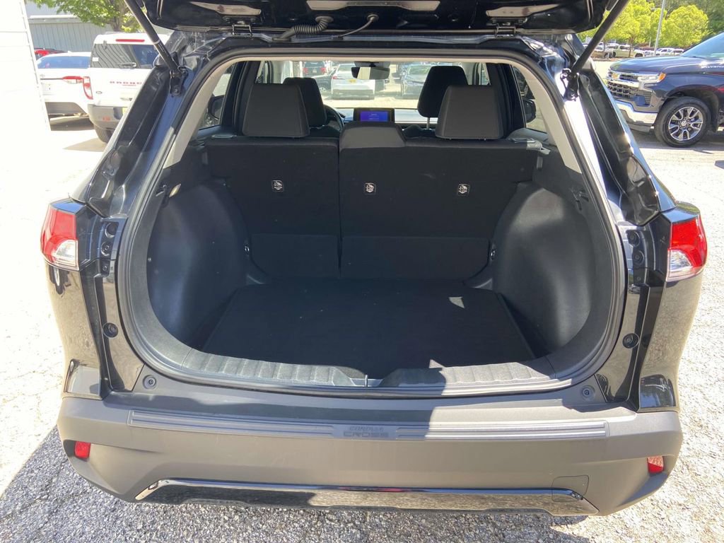 Used 2024 Toyota Corolla Cross LE w/ Moonroof Package FWD image 16