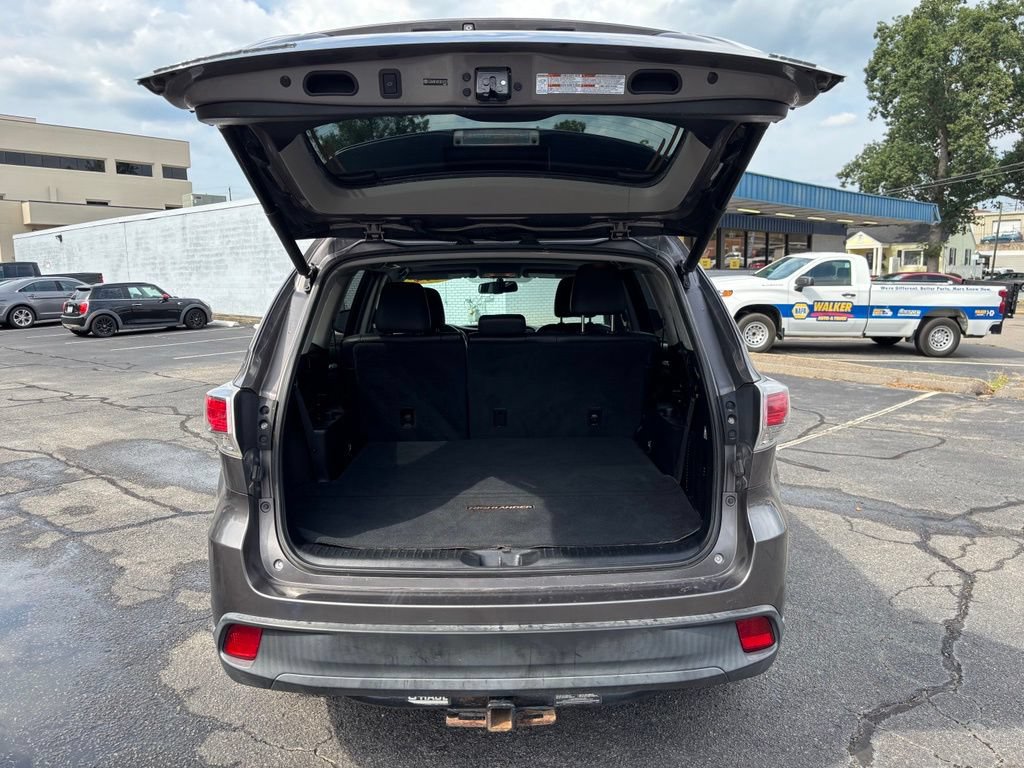 Used 2014 Toyota Highlander XLE FWD image 9