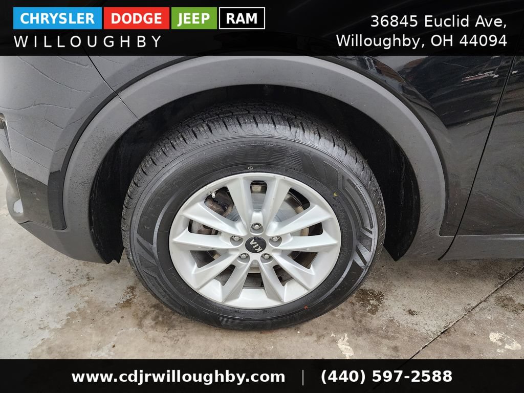 Used 2020 Kia Sorento LX FWD image 39