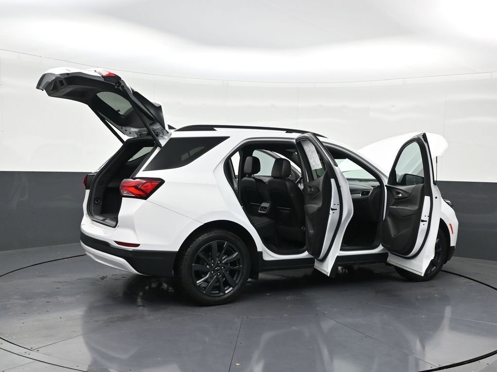Used 2023 Chevrolet Equinox RS image 31