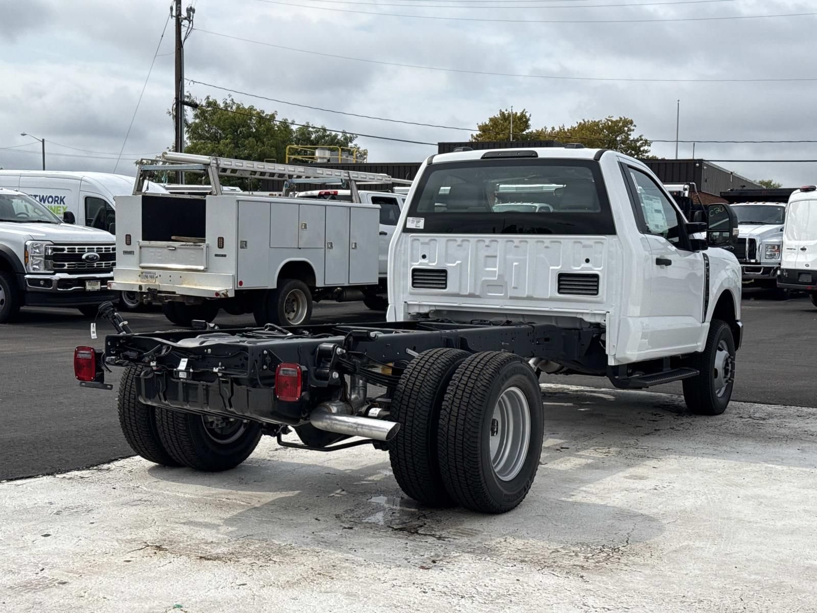 New 2026 Ford F350 XL w/ XL Chrome Package AWD/4WD image 3