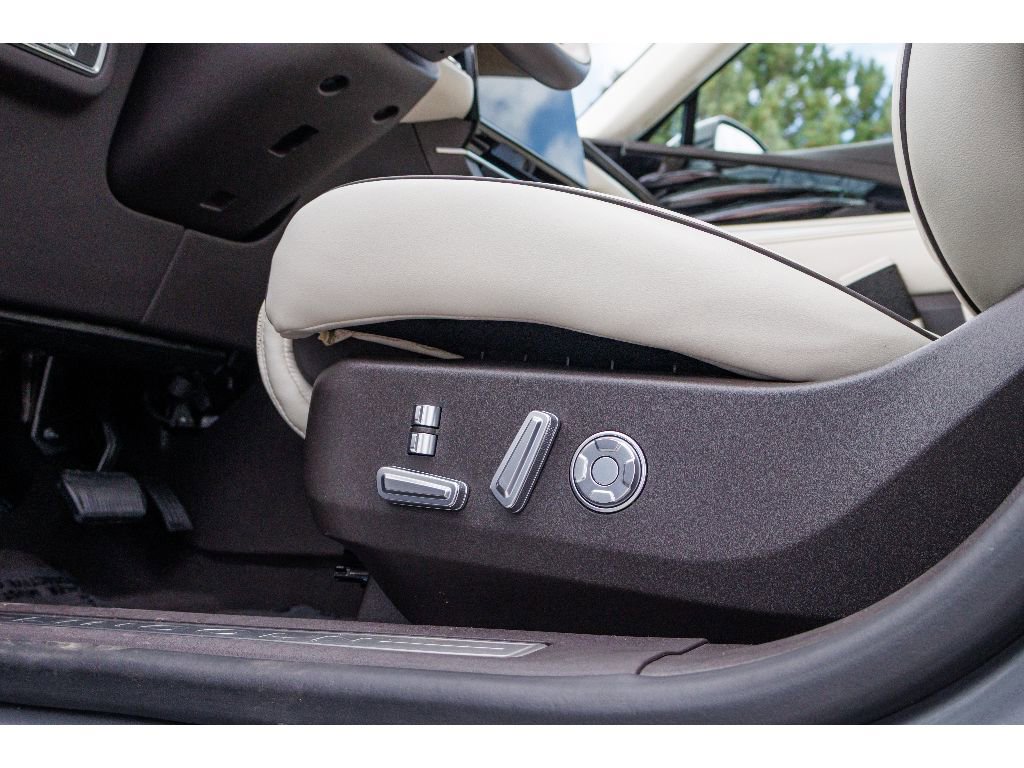 Used 2025 Lincoln Nautilus Black Label AWD/4WD image 17
