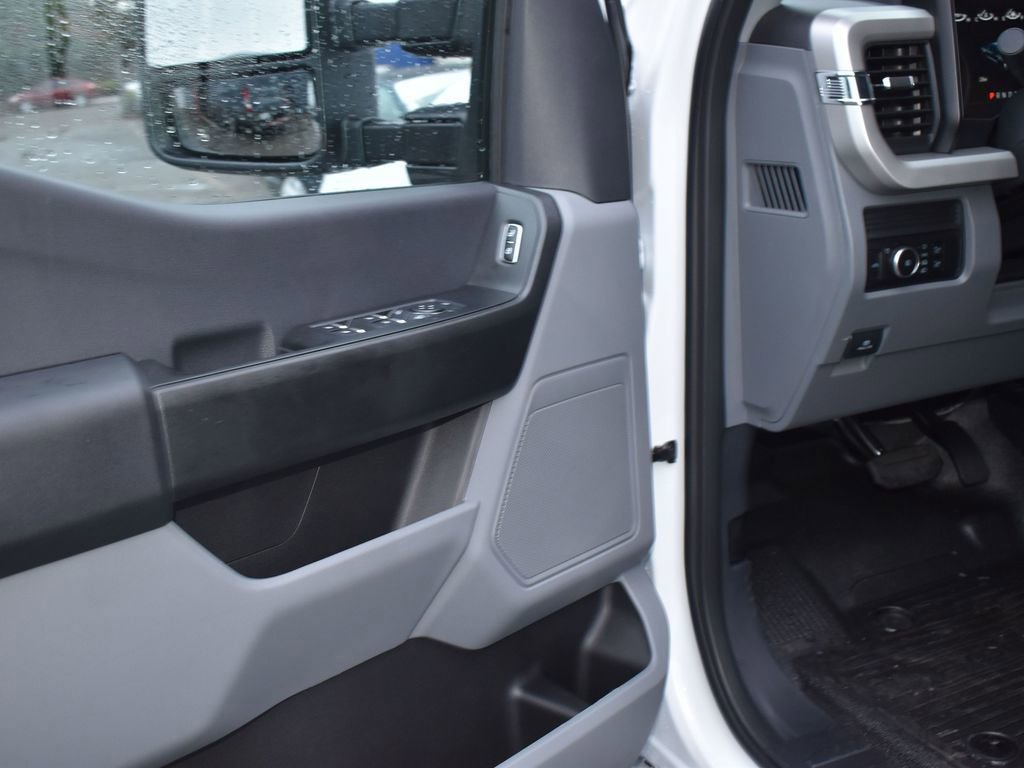 New 2026 Ford F350 XL w/ XL Chrome Package image 15