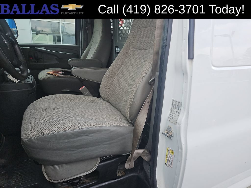 Used 2015 GMC Savana 2500 RWD image 19