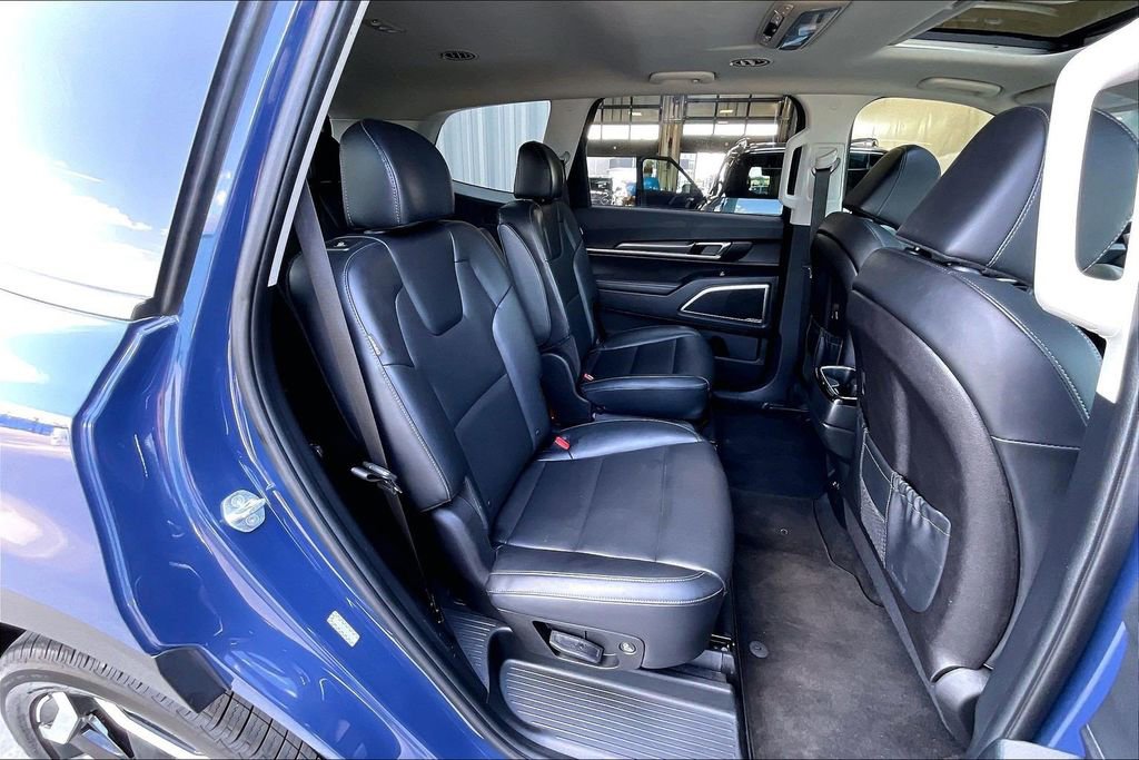 Used 2025 Kia Telluride S FWD image 26