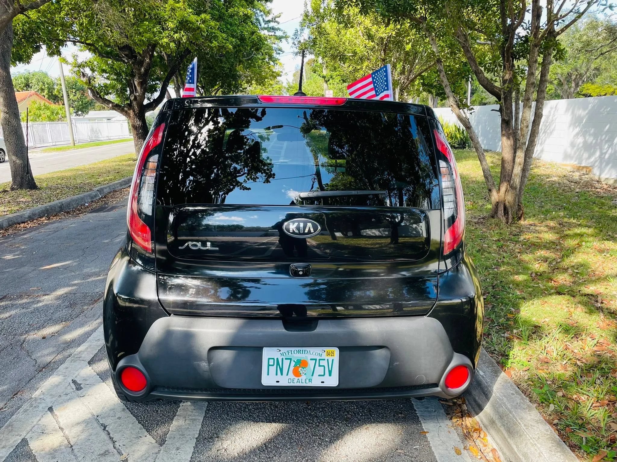 Used 2015 Kia Soul FWD image 2