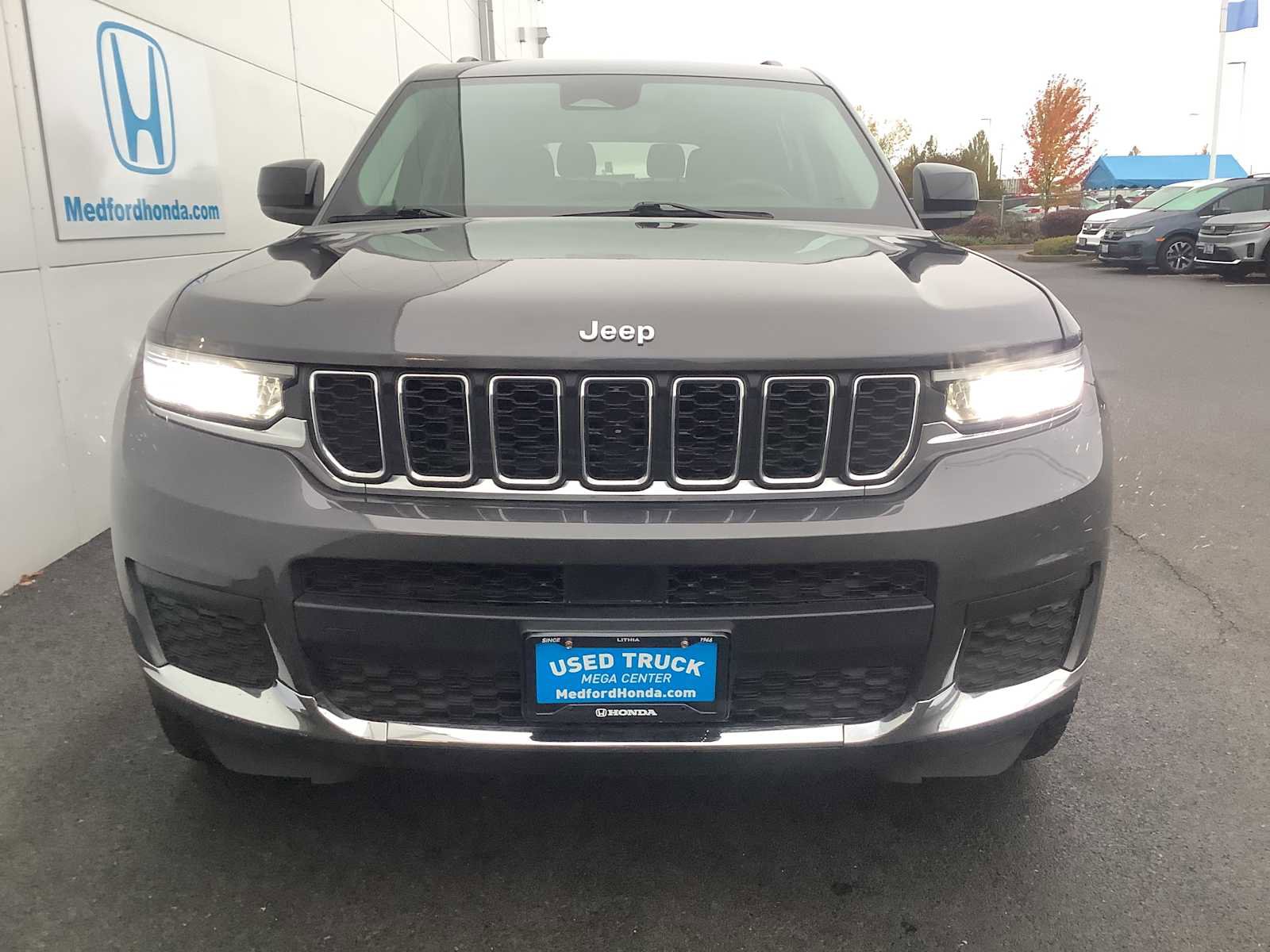 Used 2023 Jeep Grand Cherokee L Laredo image 9