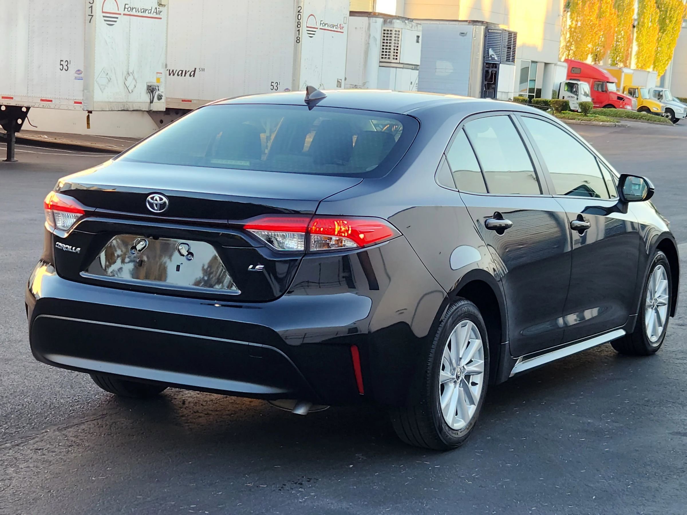 Used 2023 Toyota Corolla LE w/ LE Premium Package image 4