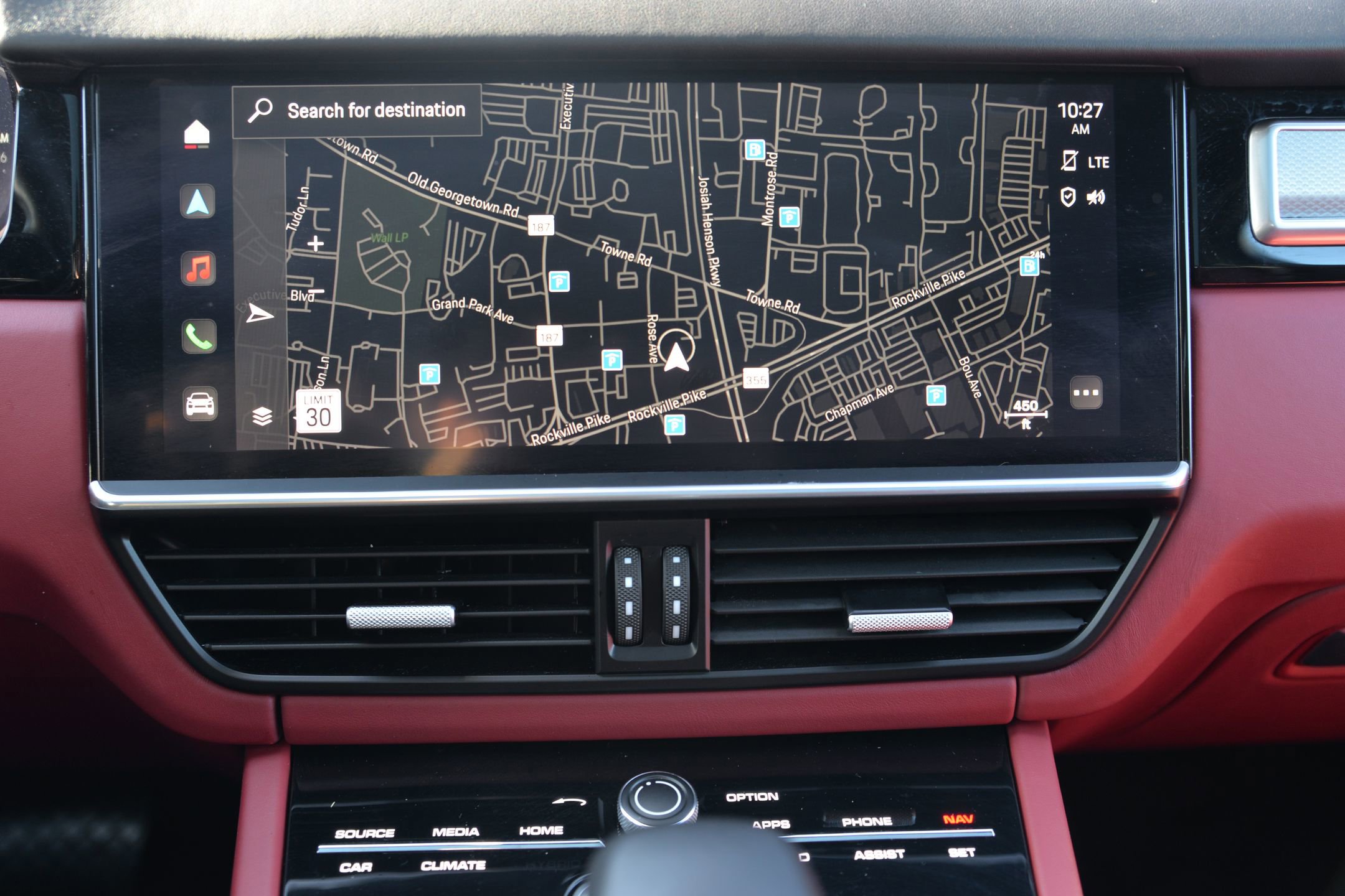 Certified 2023 Porsche Cayenne Platinum Edition image 31