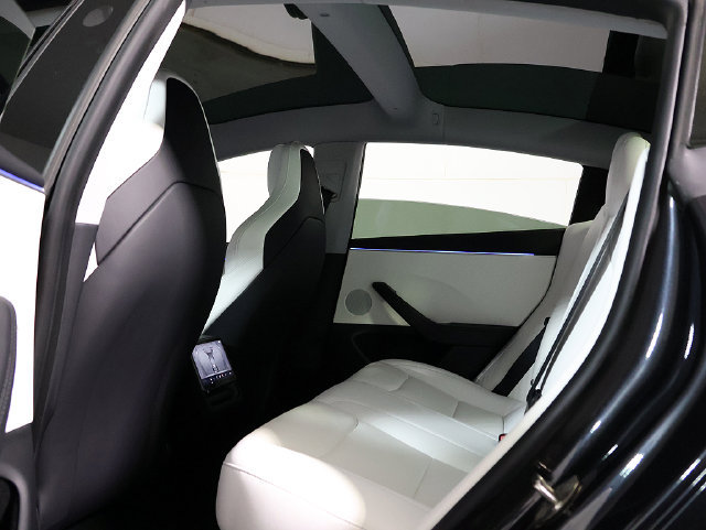 Used 2024 Tesla Model 3 Performance AWD/4WD image 14