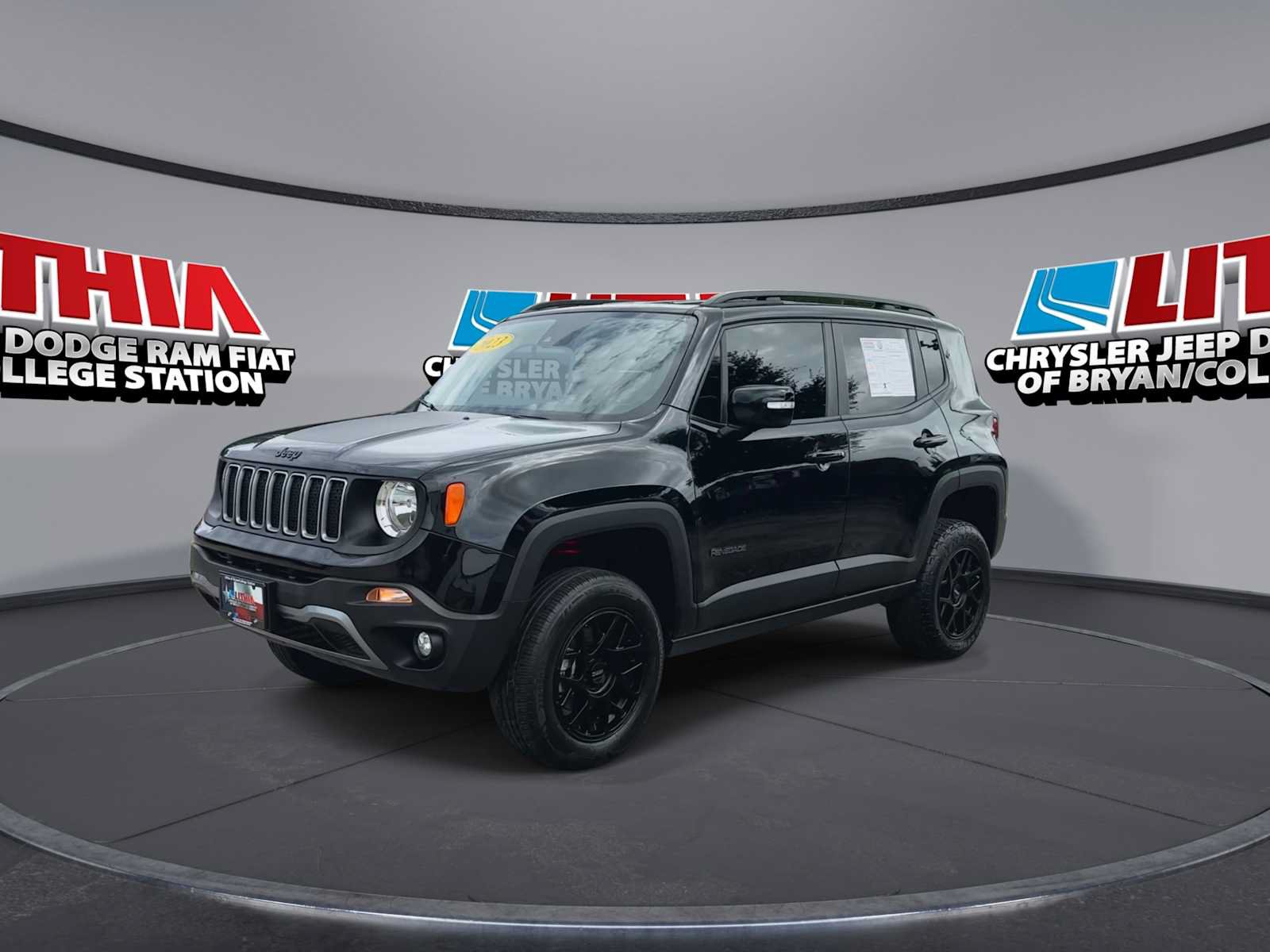 Used 2023 Jeep Renegade Latitude AWD/4WD image 4