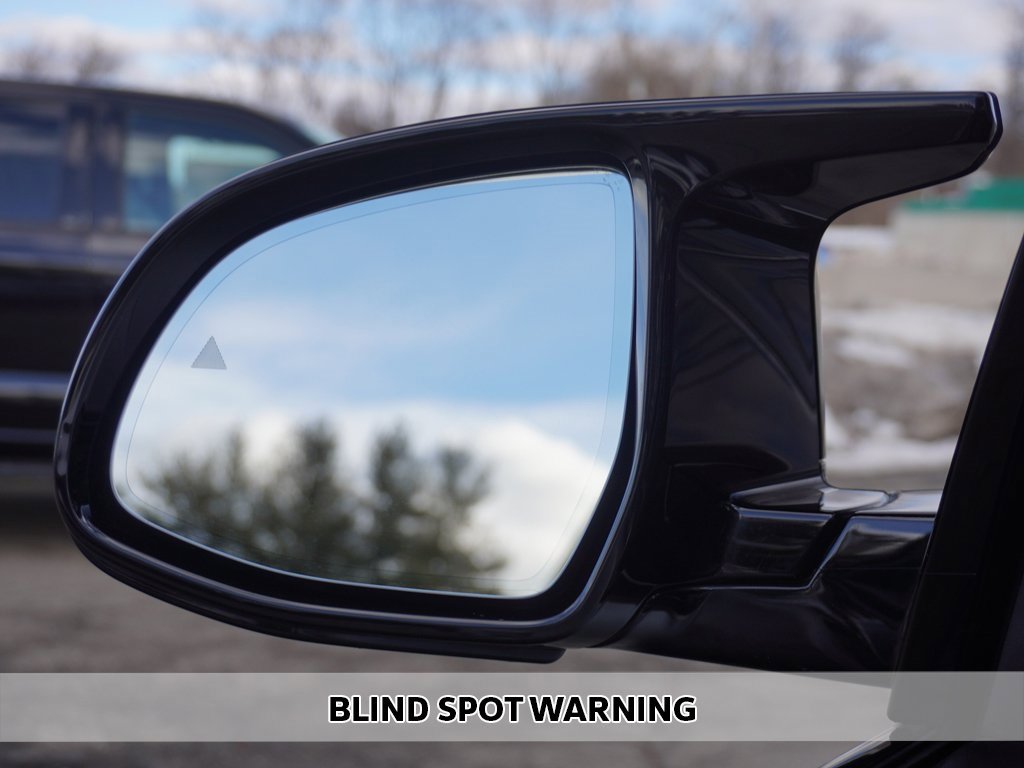 Used 2022 BMW X5 M Competition w/ Competition Package 2 image 9