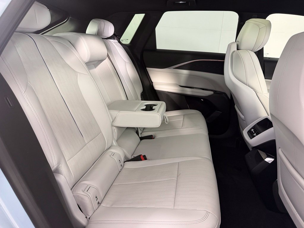 Used 2024 Cadillac Lyriq Luxury RWD image 19