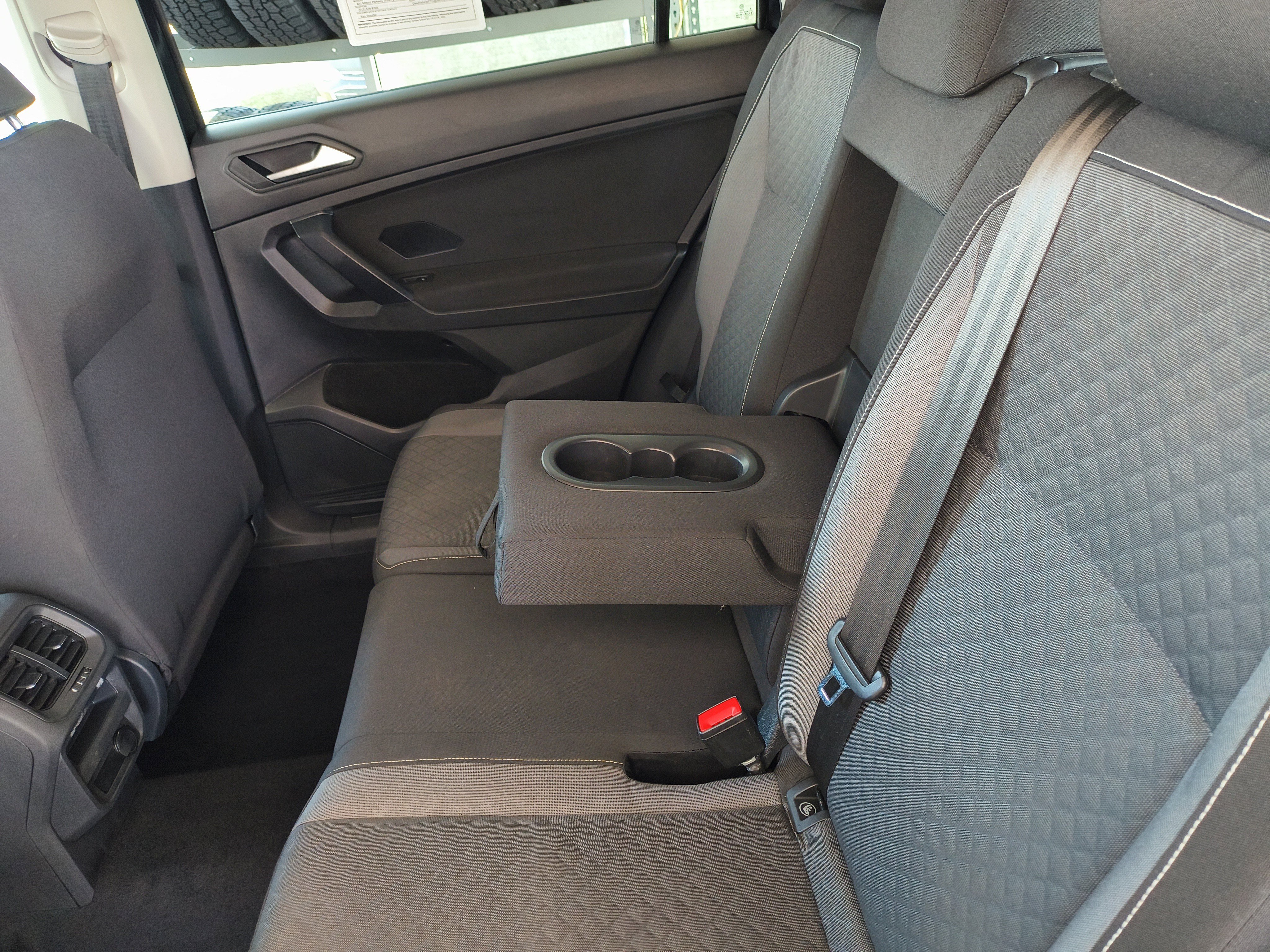 Used 2021 Volkswagen Tiguan S image 27