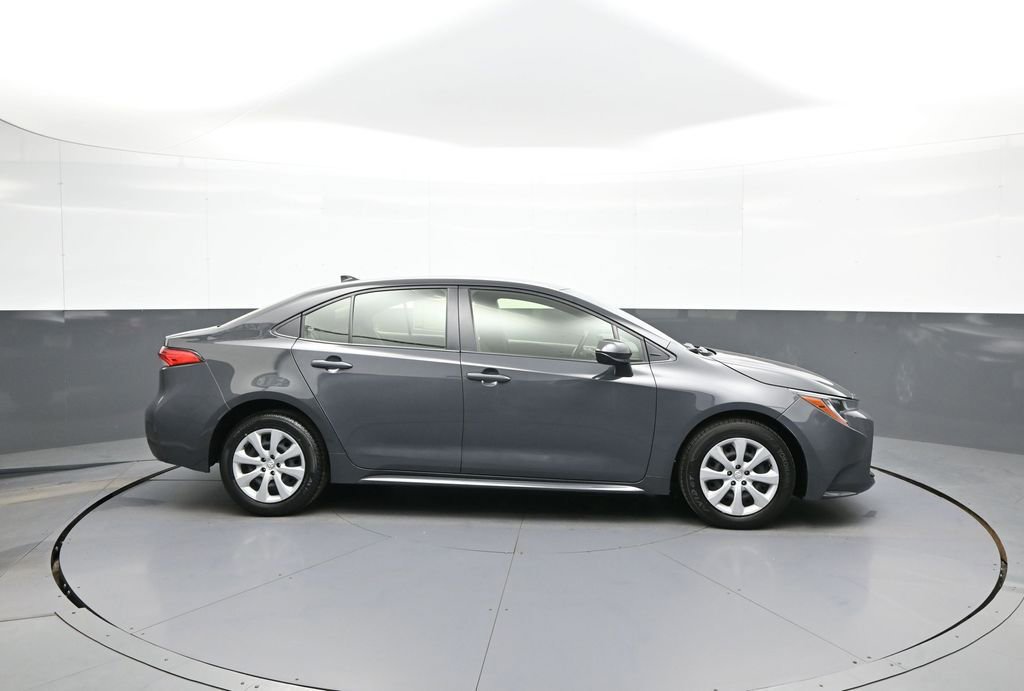 Used 2023 Toyota Corolla LE FWD image 5