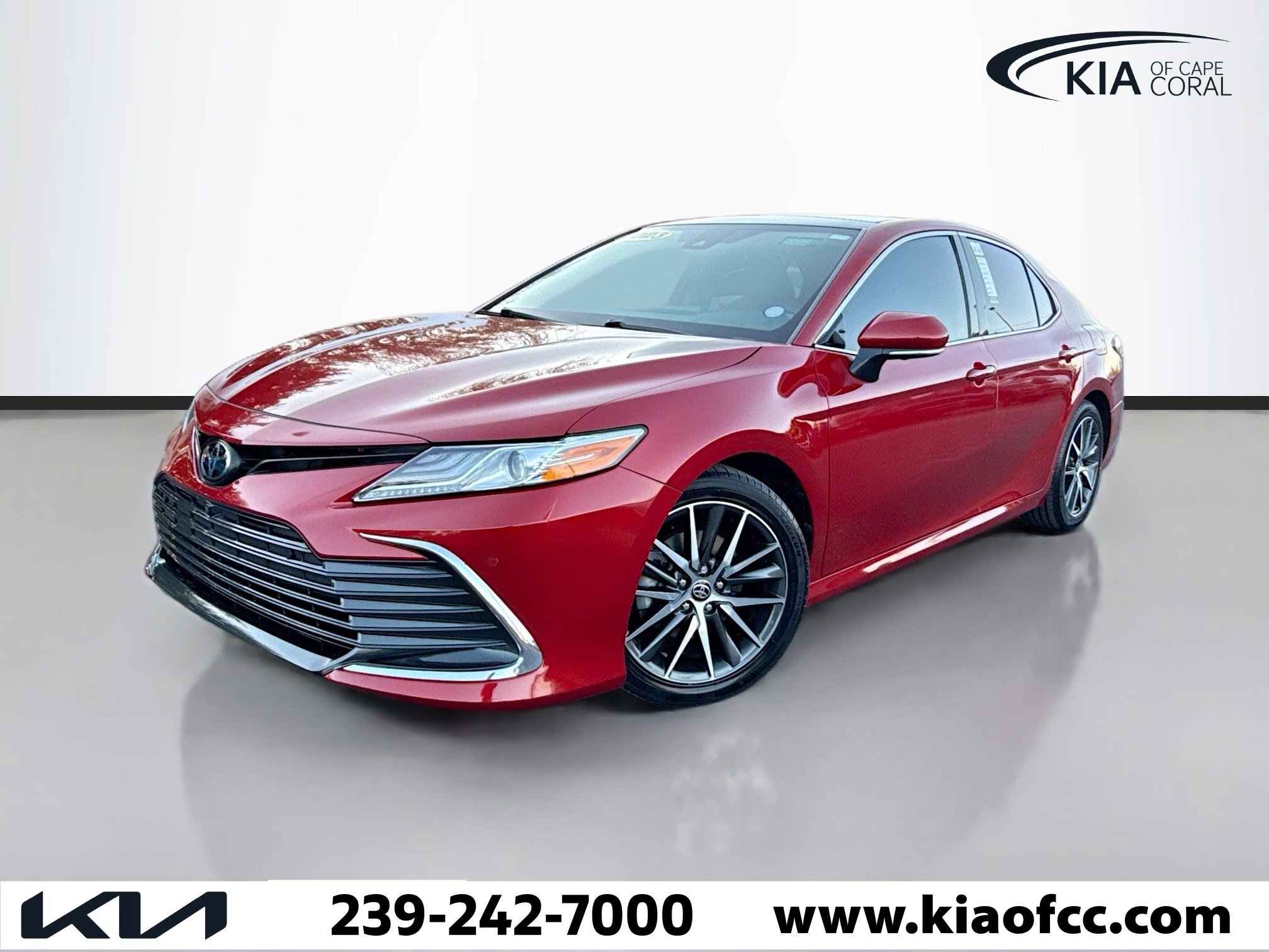 Used 2023 Toyota Camry XLE w/ Navigation Package image 1
