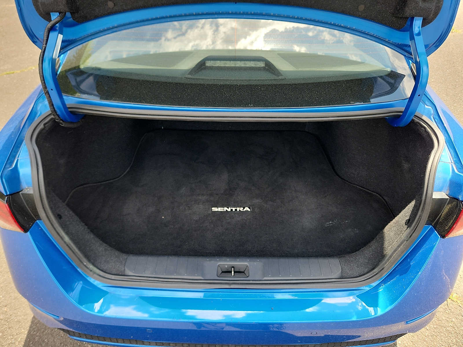 Used 2022 Nissan Sentra SV FWD image 27
