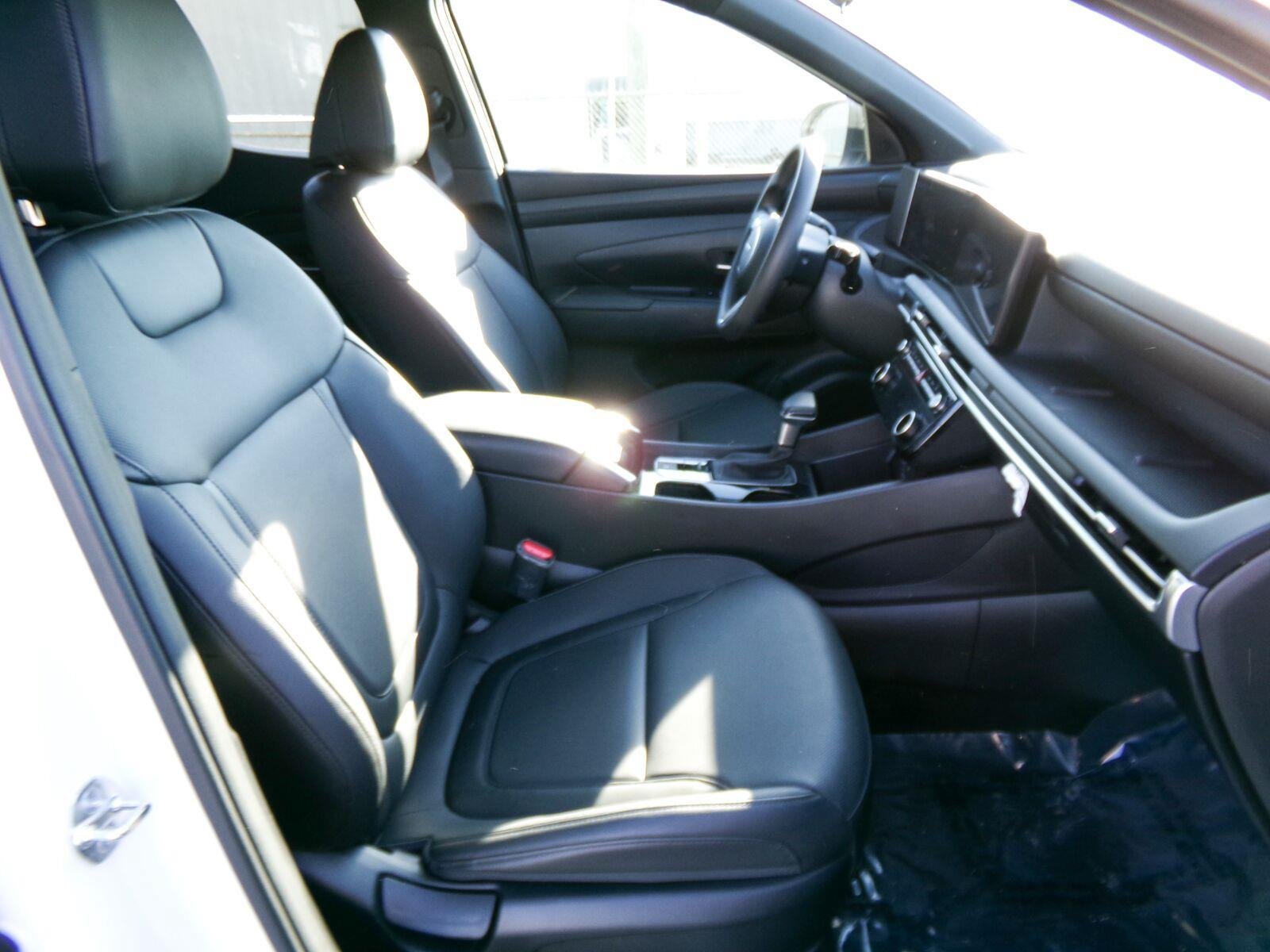 Used 2025 Hyundai Santa Cruz SEL FWD image 14