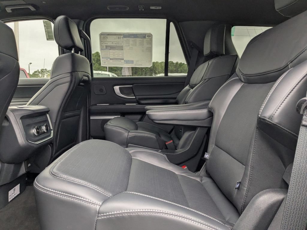 Used 2025 Ford Expedition Platinum w/ Stealth Performance Package AWD/4WD image 16