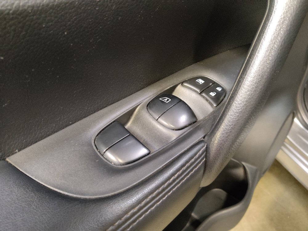Used 2018 Nissan Rogue Sport SV FWD image 27