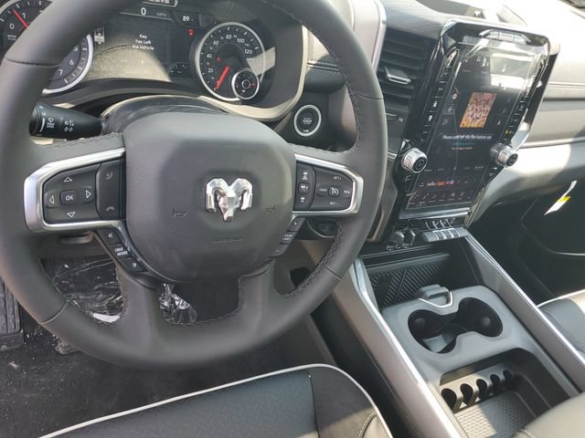 New 2026 RAM 1500 Laramie w/ Sport Appearance Package AWD/4WD image 18