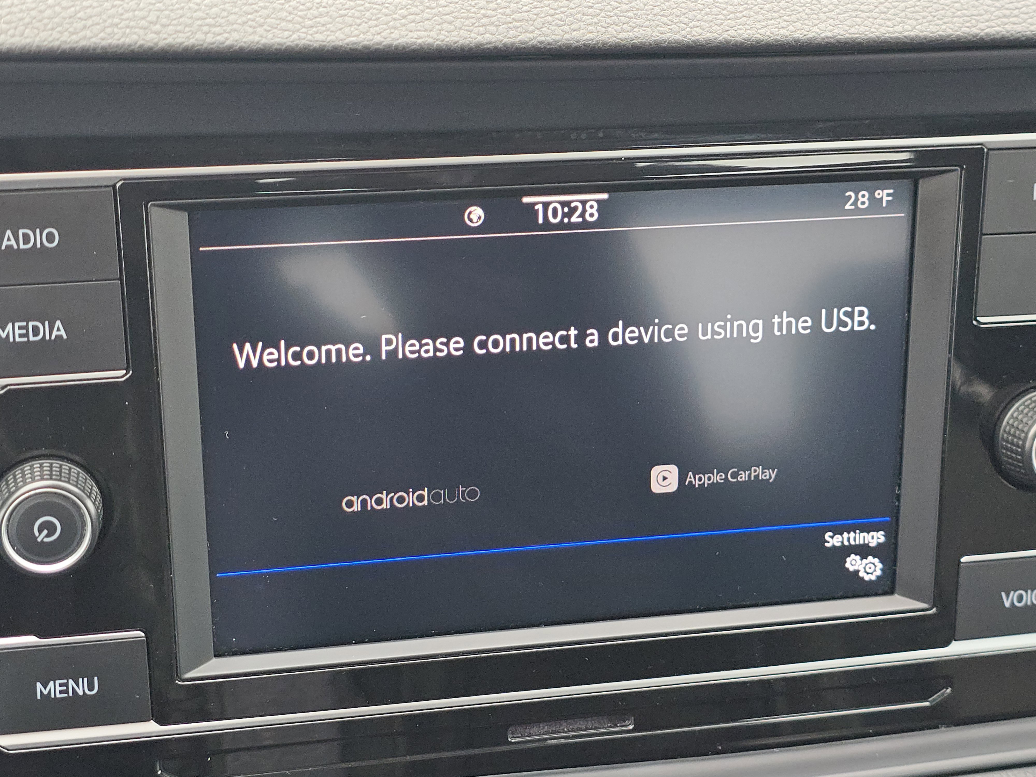 Used 2024 Volkswagen Jetta SE image 9