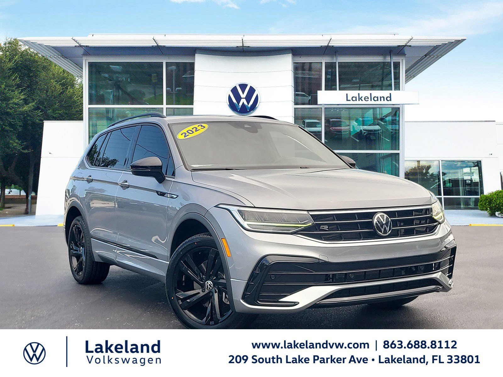 Used 2023 Volkswagen Tiguan SE R-Line FWD image 1