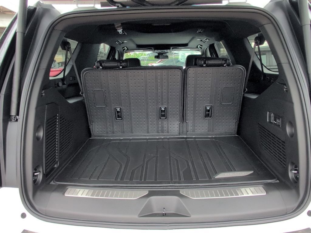 New 2026 Chevrolet Suburban RST w/ RST Capability Package AWD/4WD image 11