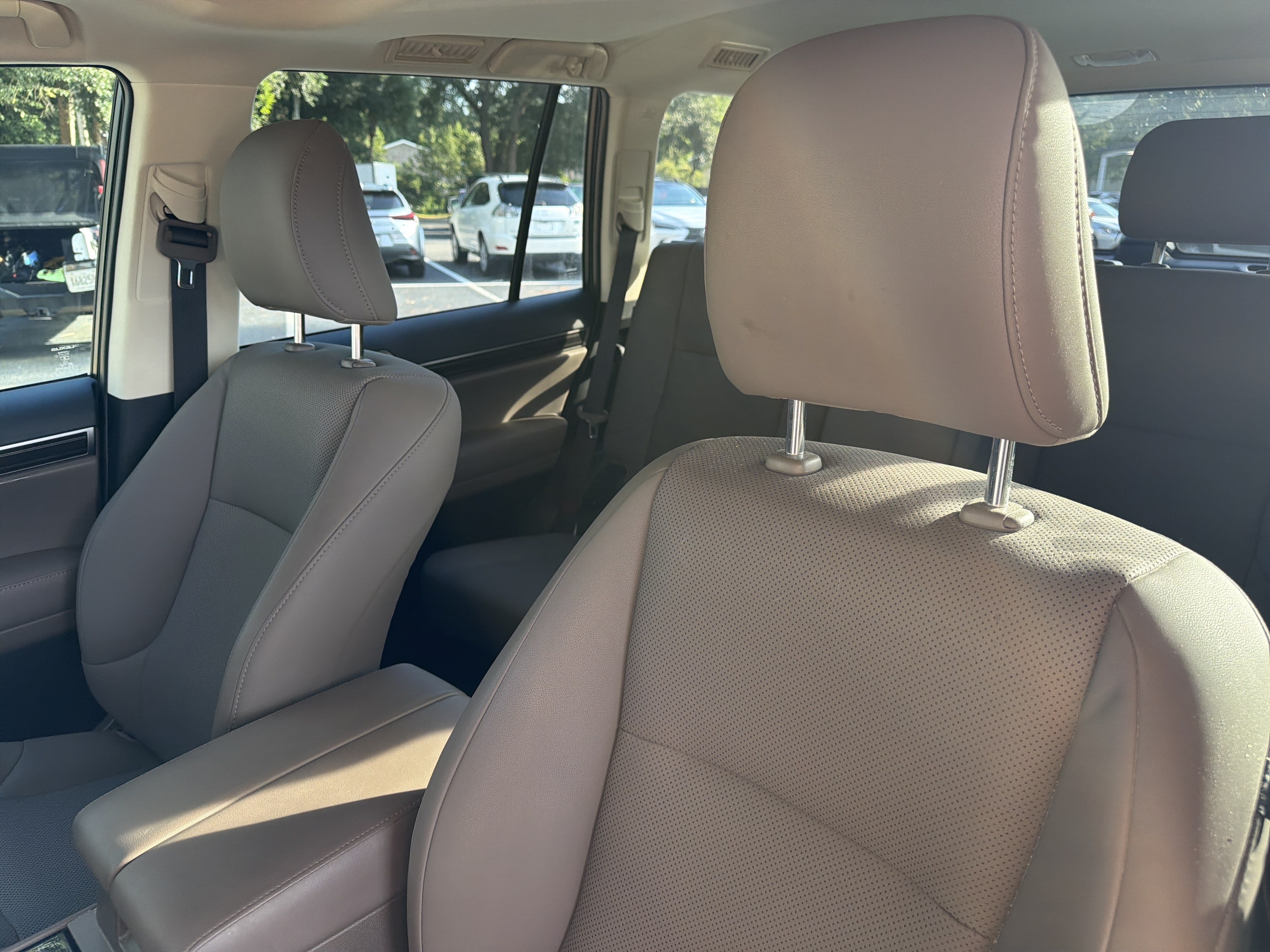 Used 2023 Lexus GX 460 Premium w/ Premium Package AWD/4WD image 22