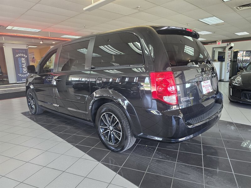 Used 2017 Dodge Grand Caravan SXT w/ Driver Convenience Group FWD image 6