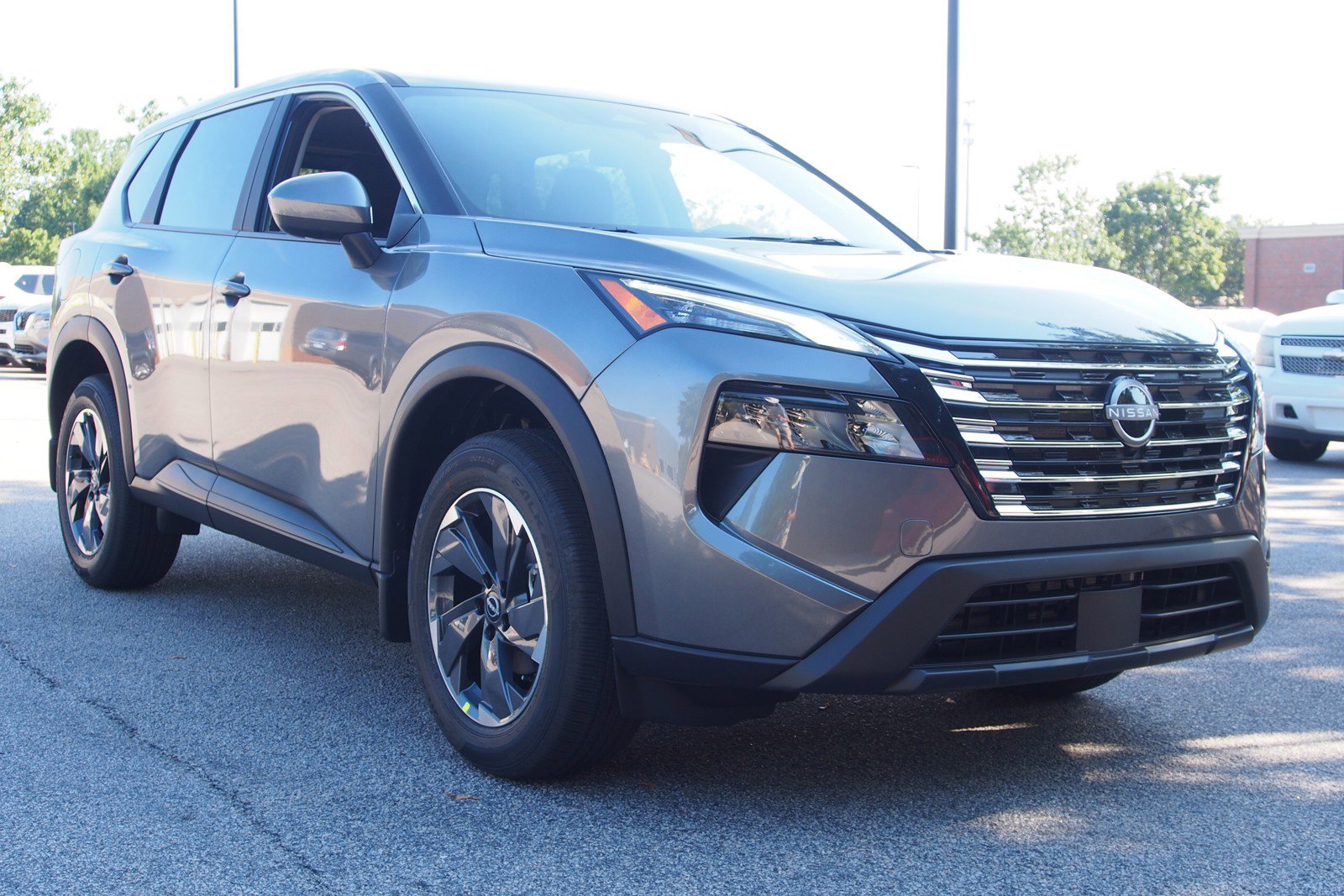 Used 2026 Nissan Rogue SV FWD image 1