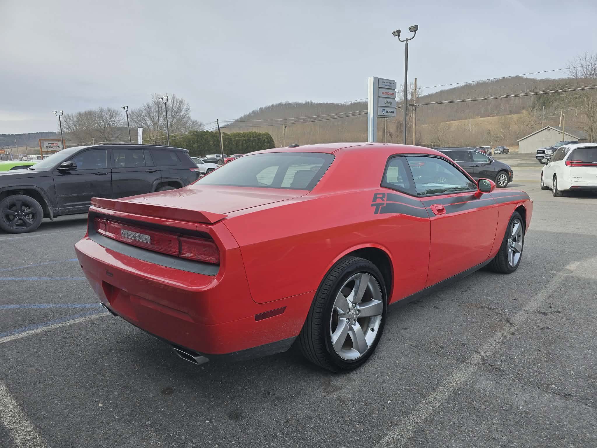 Used 2009 Dodge Challenger R/T w/ Sound Group image 3