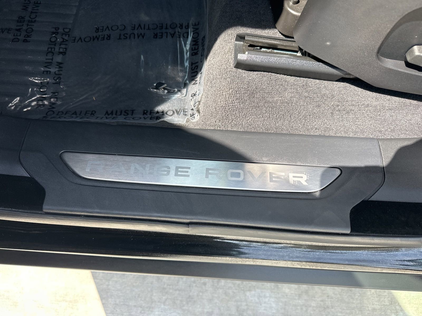 Certified 2026 Land Rover Range Rover Velar Dynamic SE image 13