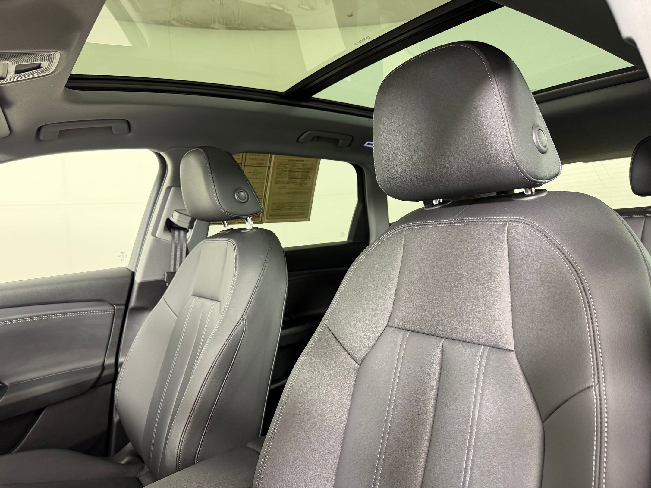 Used 2025 Audi Q6 e-tron Premium w/ Convenience Package RWD image 16