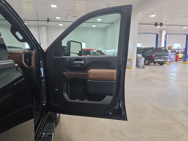 Used 2023 Chevrolet Silverado 3500 High Country w/ Z71 Off-Road Package AWD/4WD image 30