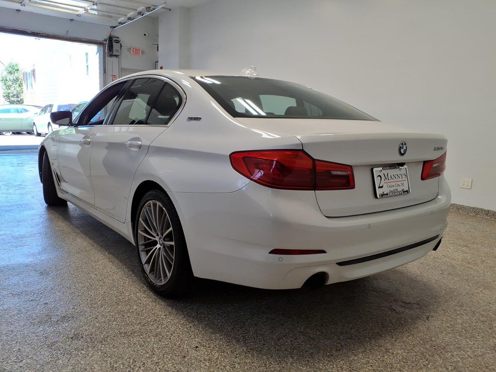 Used 2019 BMW 530e xDrive w/ Executive Package AWD/4WD image 6