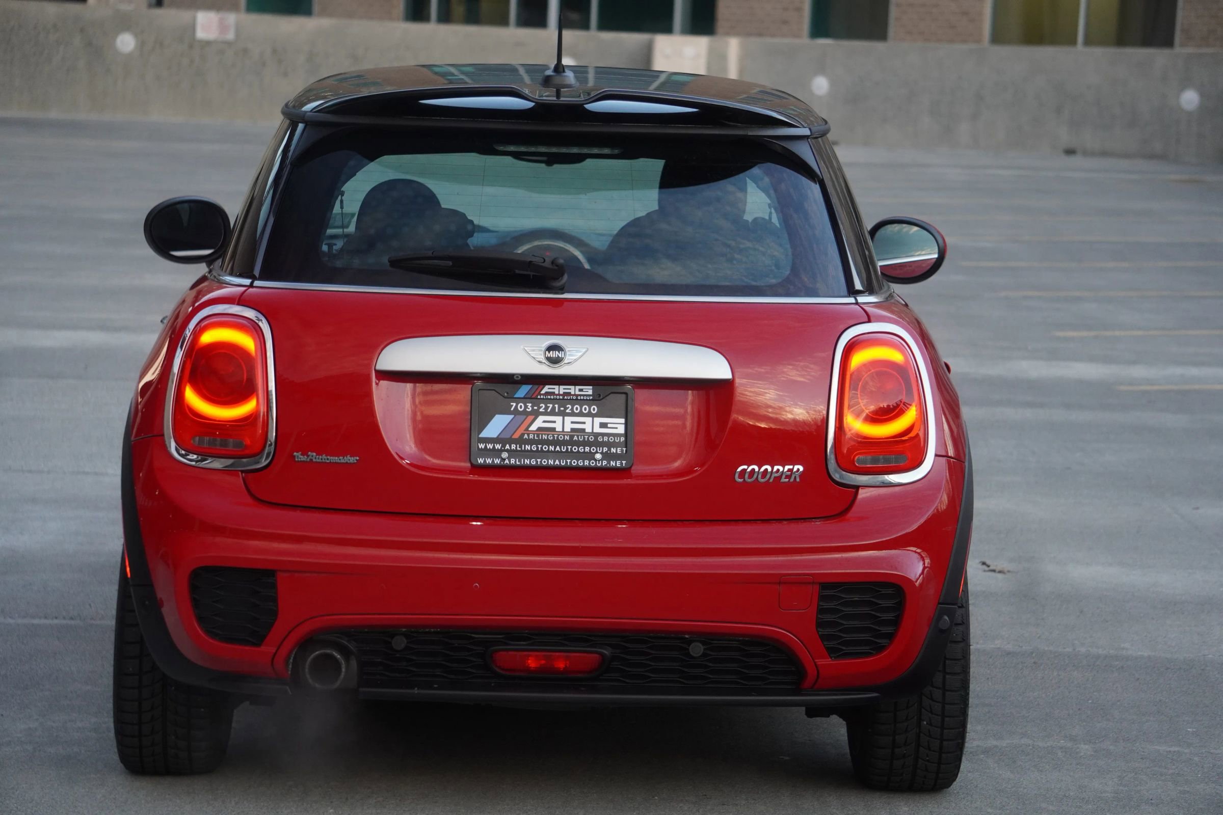Used 2015 MINI Cooper 2-Door Hardtop image 17