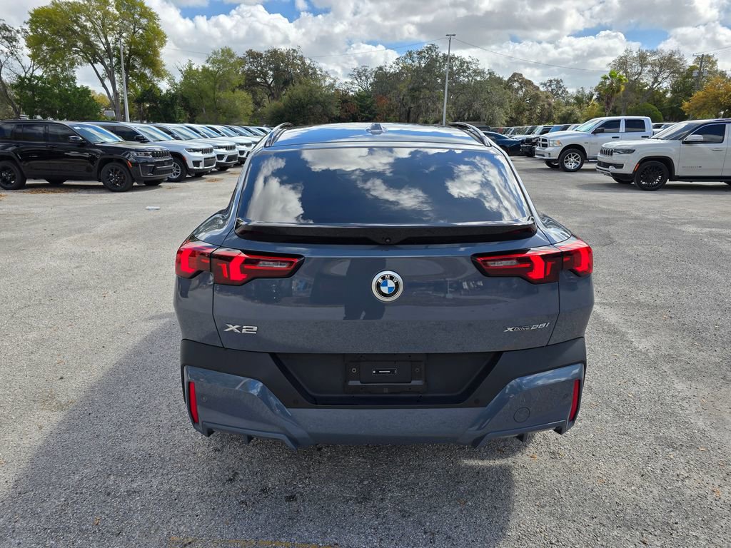 Used 2025 BMW X2 xDrive28i w/ Premium Package image 5