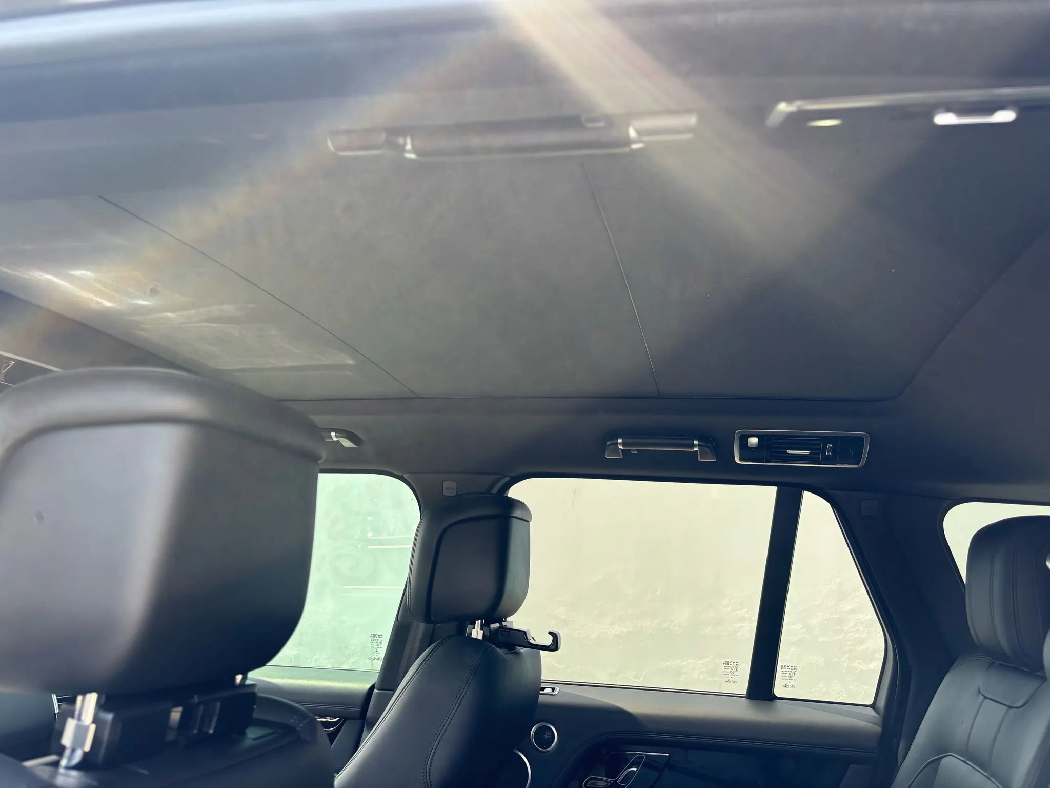 Used 2019 Land Rover Range Rover Supercharged image 11