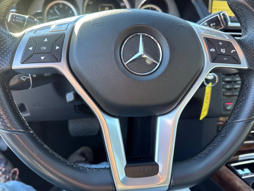 Used 2012 Mercedes-Benz E 350 4MATIC Sedan image 12
