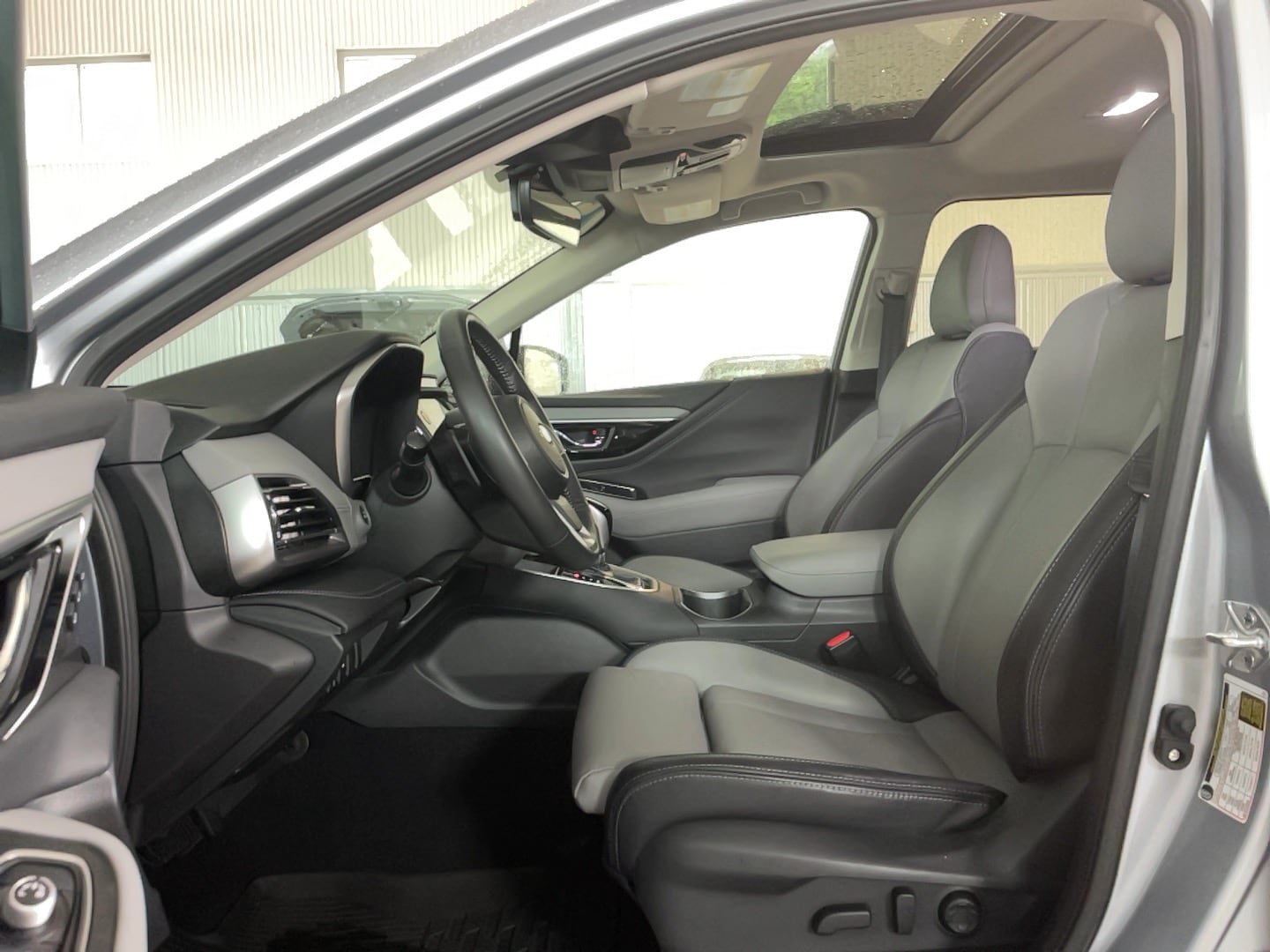 Used 2025 Subaru Outback Limited XT AWD/4WD image 6